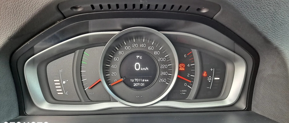 Volvo V60 cena 44900 przebieg: 207000, rok produkcji 2017 z Poznań małe 172